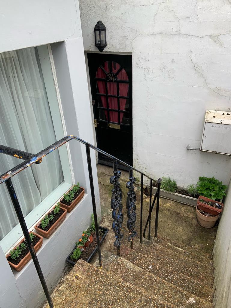 Lot: 62 - BLOCK OF FLATS FOR INVESTMENT - Lower Ground Floor Entrance